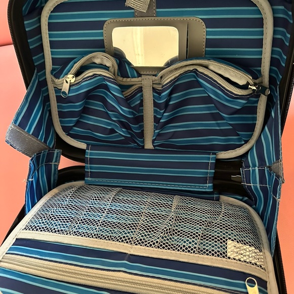 NWT Colorful Heart Pattern Travel Case - Picture 3 of 4